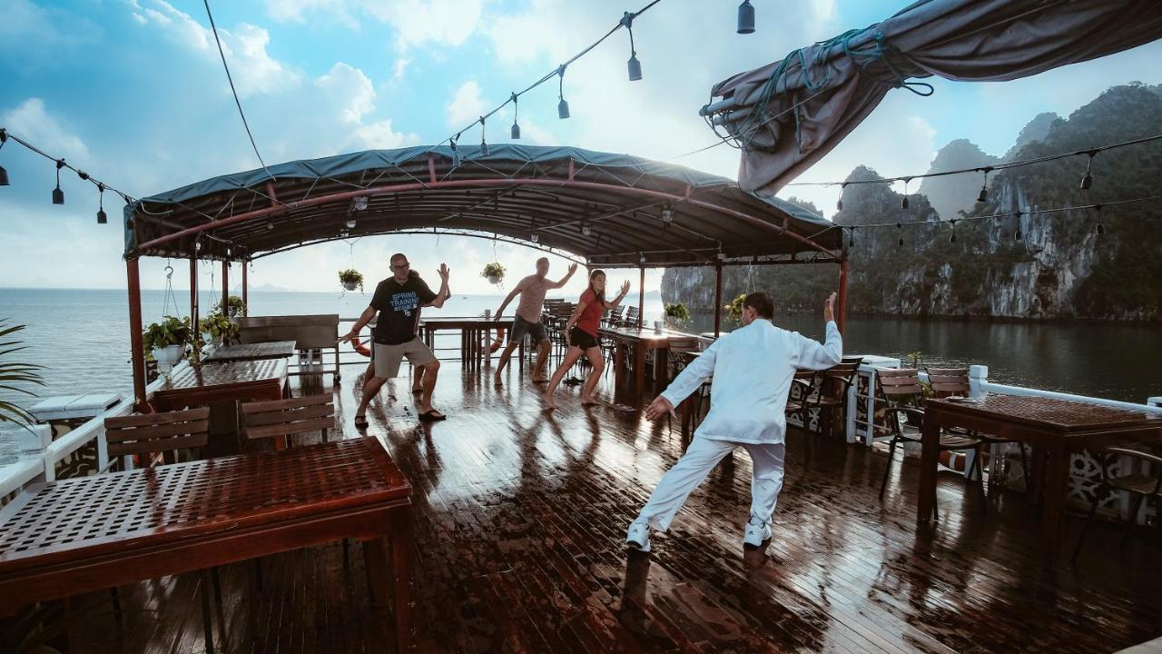 Renea Cruises Halong Hotell Ha Long Exteriör bild