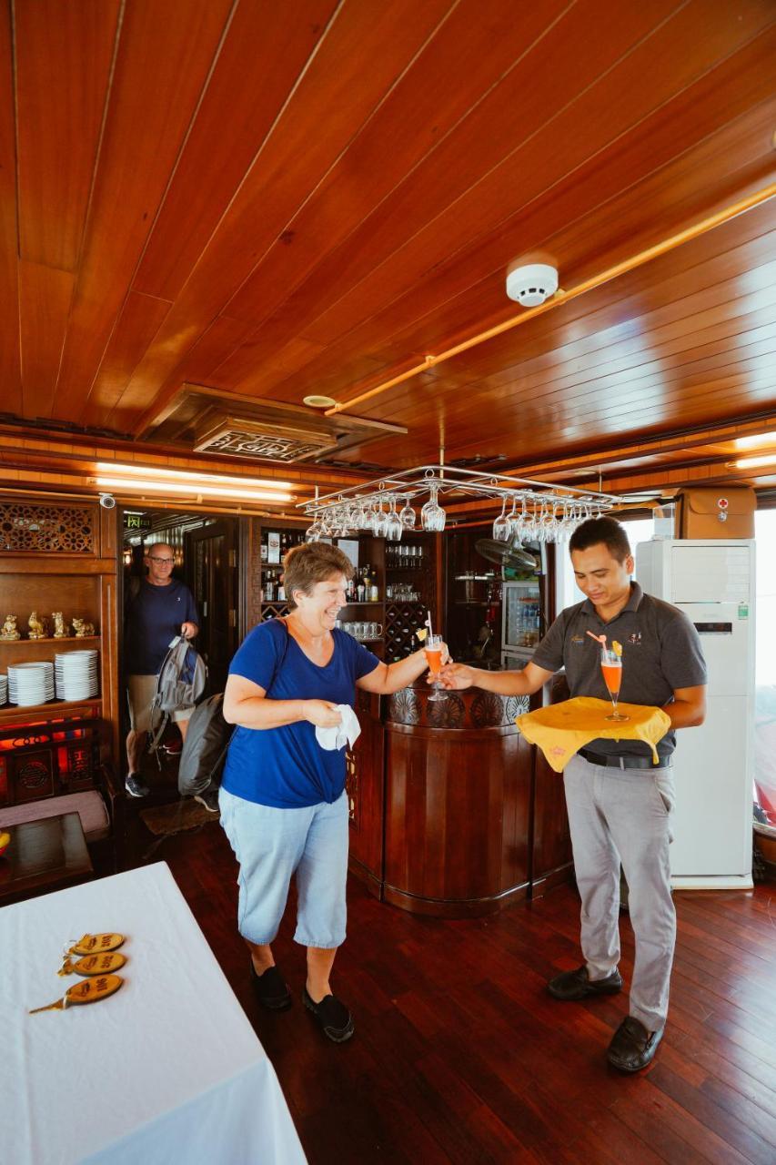 Renea Cruises Halong Hotell Ha Long Exteriör bild