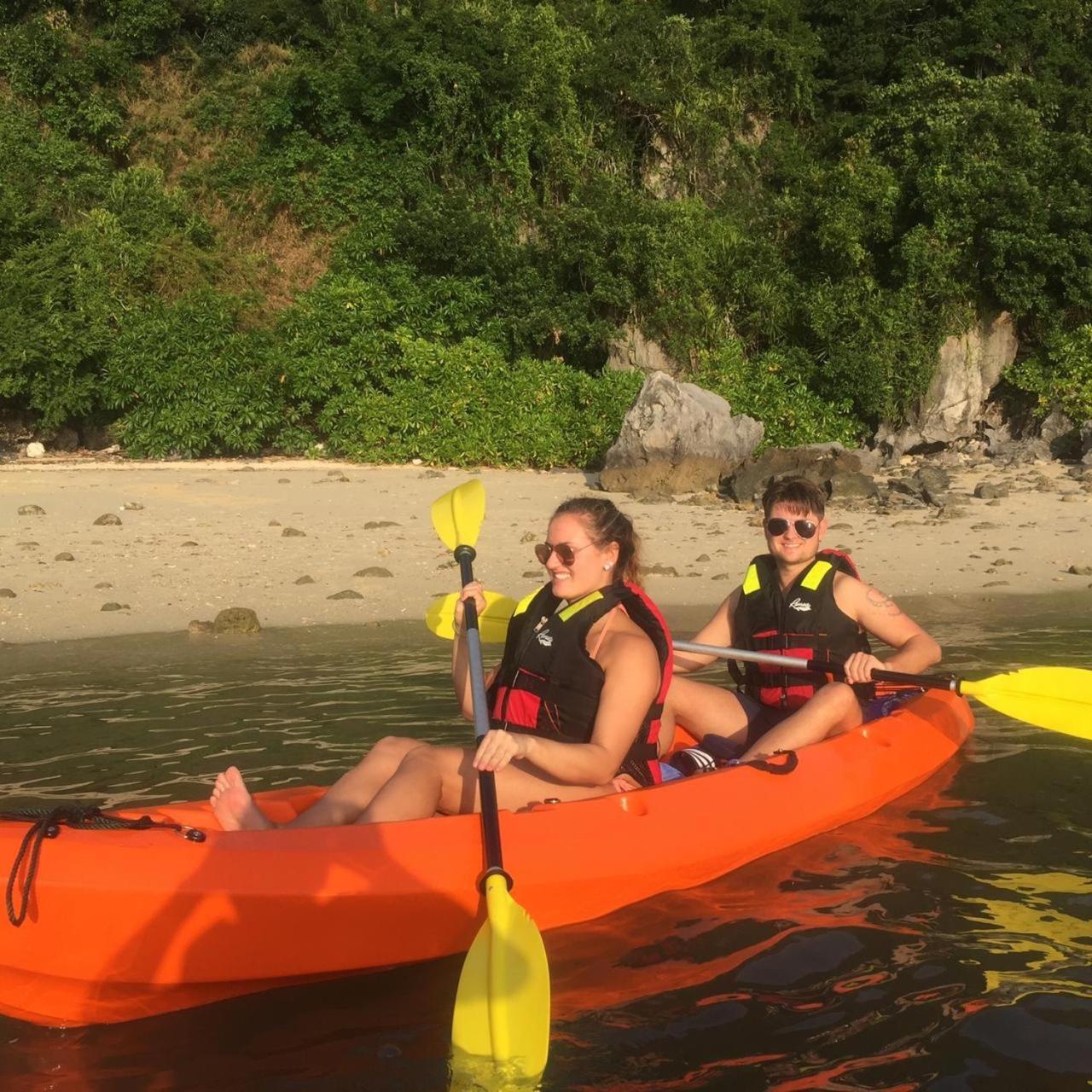 Renea Cruises Halong Hotell Ha Long Exteriör bild