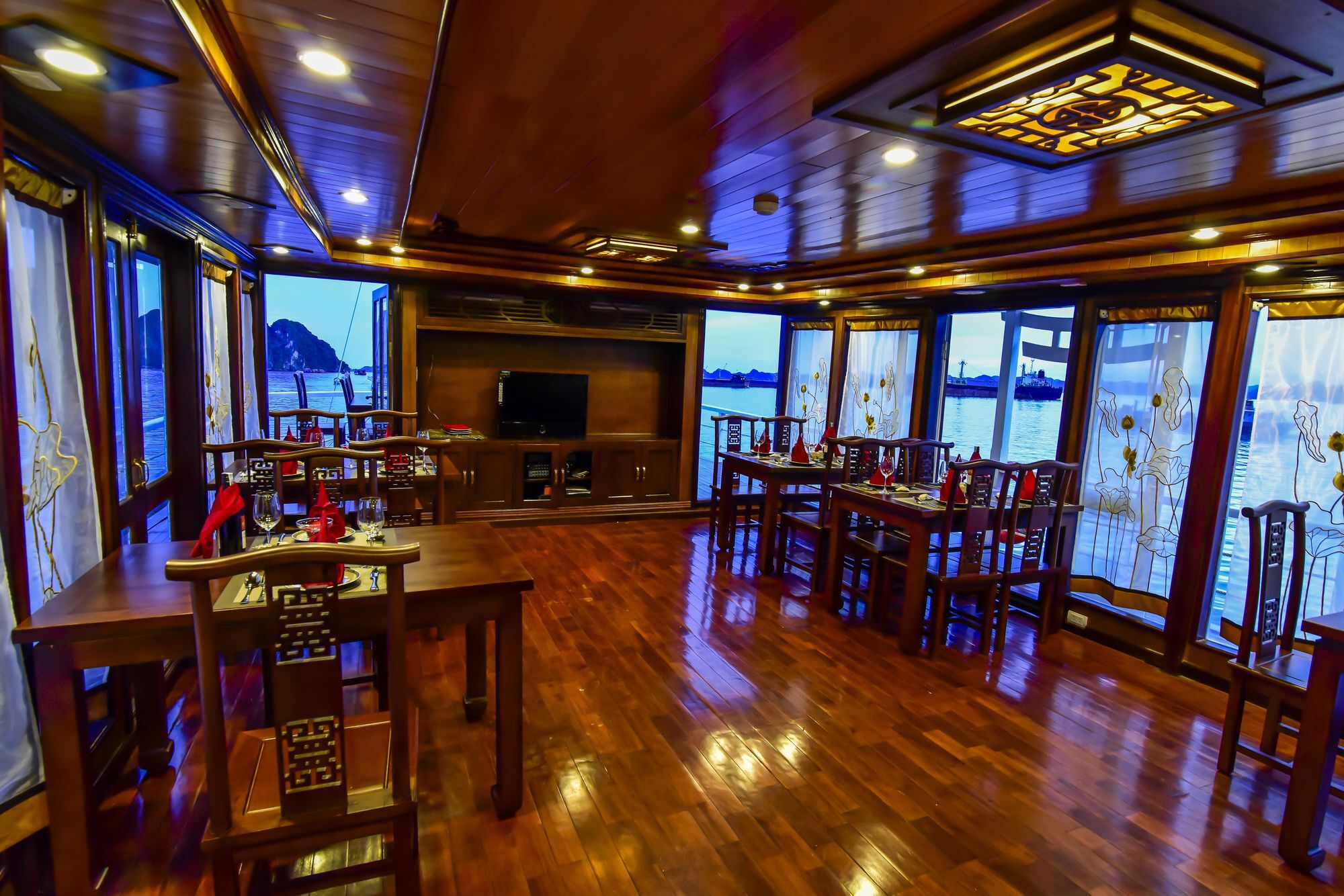 Renea Cruises Halong Hotell Ha Long Exteriör bild