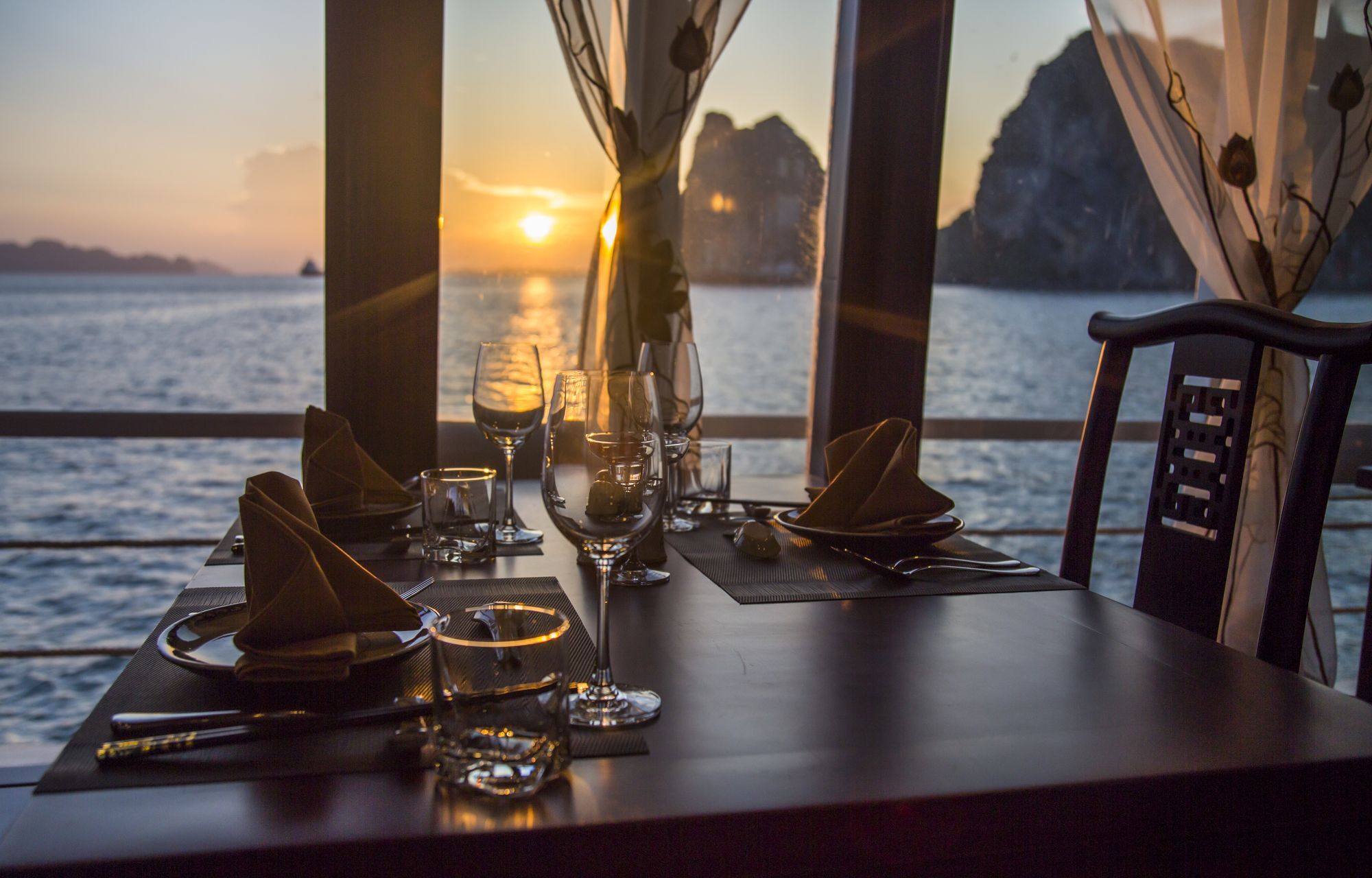 Renea Cruises Halong Hotell Ha Long Exteriör bild